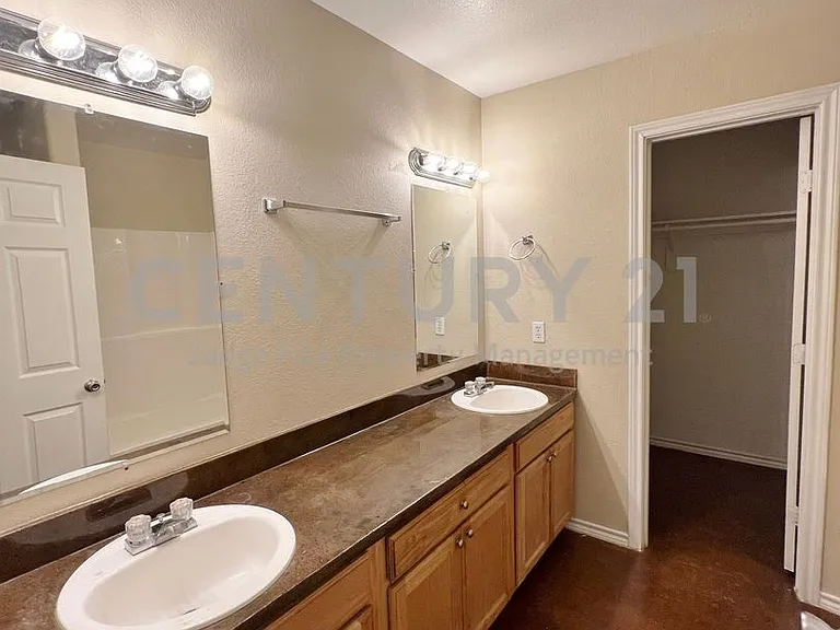 120 Sunburst Ct — Photo 11