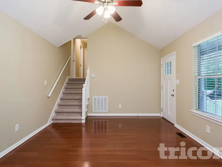 48 Halehaven Dr — Photo 3