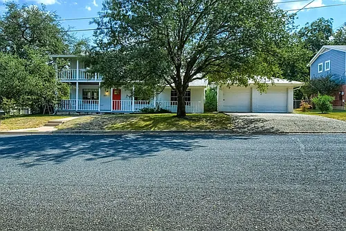 1011 Berrywood Dr Photo 1