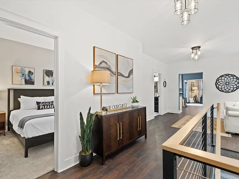 1608 N Astor St — Photo 11