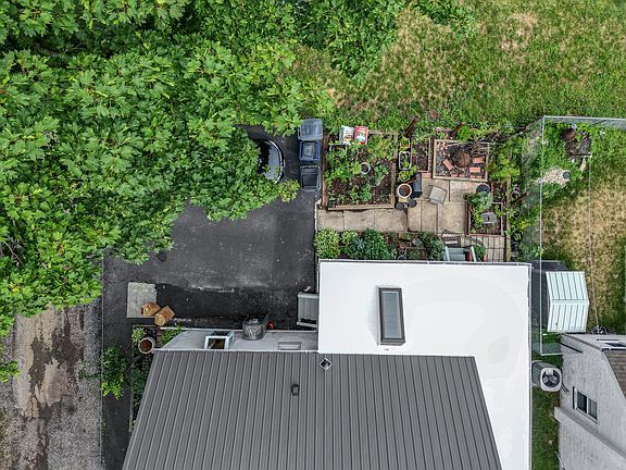 4th image of 396 State St