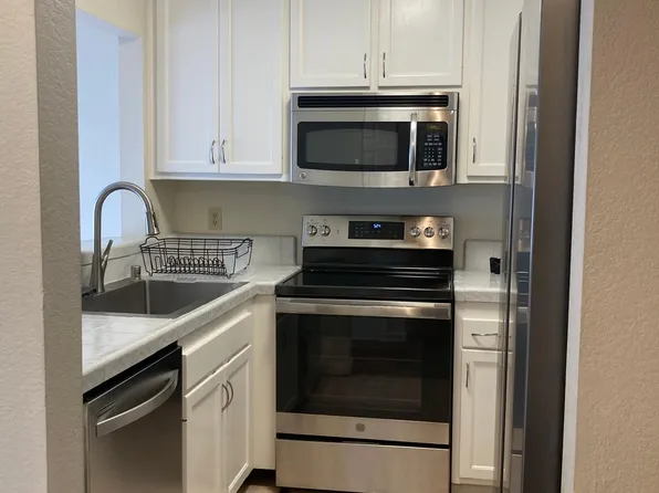 901 Russell Ave APT 206, Santa Rosa, CA 95403