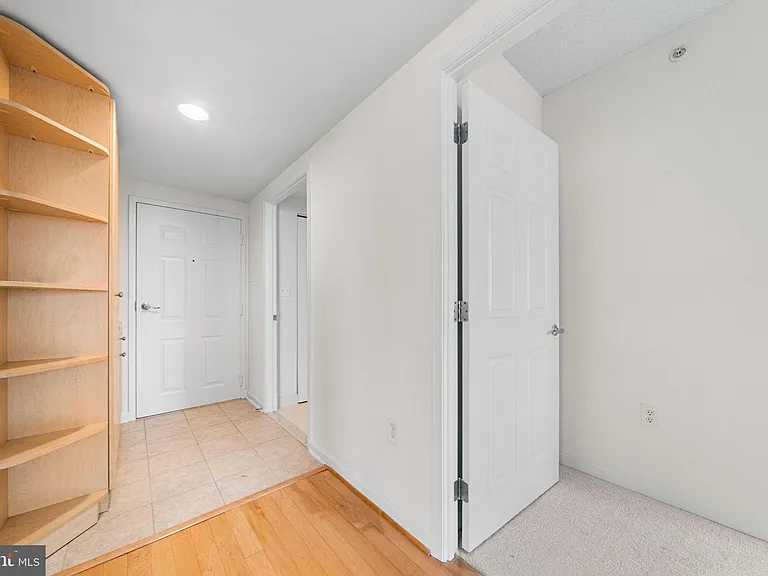 2726 Gallows Rd #619 — Photo 16