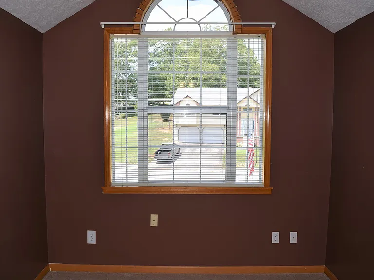 110 Dogwood Cir — Photo 28