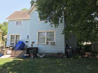 121 W 10th St #3-4-1, Newton, KS 67114