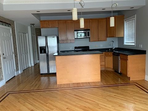 3rd image of 4847 S Vincennes Ave #201
