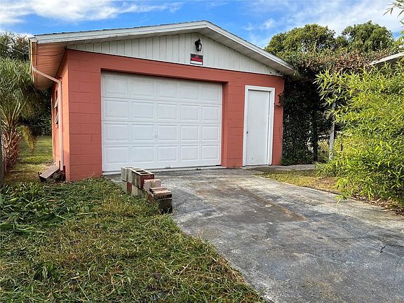 4th image of 11334 Layton St