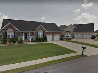821 Camwheel Dr, Hope Mills, NC 28348
