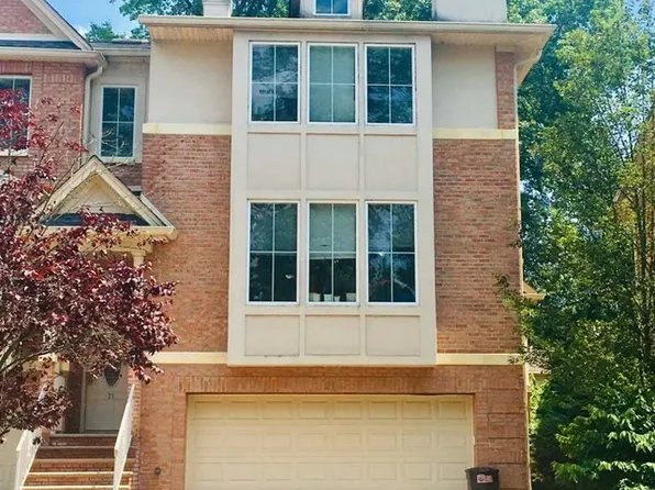 21 Harrington Ct #21A, Harrington Park, NJ 07640