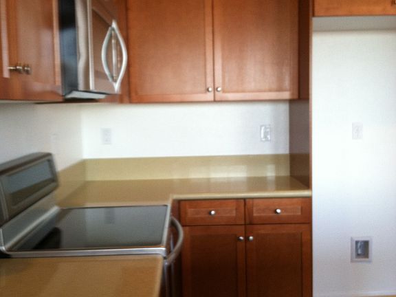 5th image of 425 S Glendora Ave