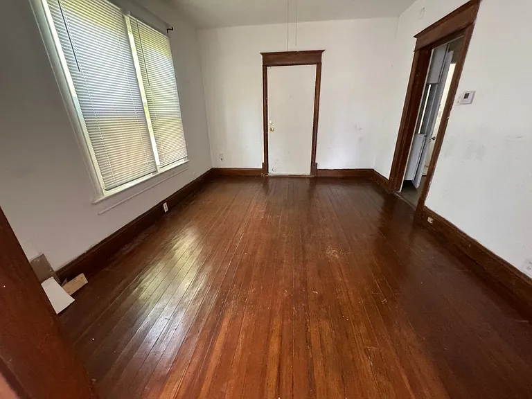 229 S Paul St — Photo 3