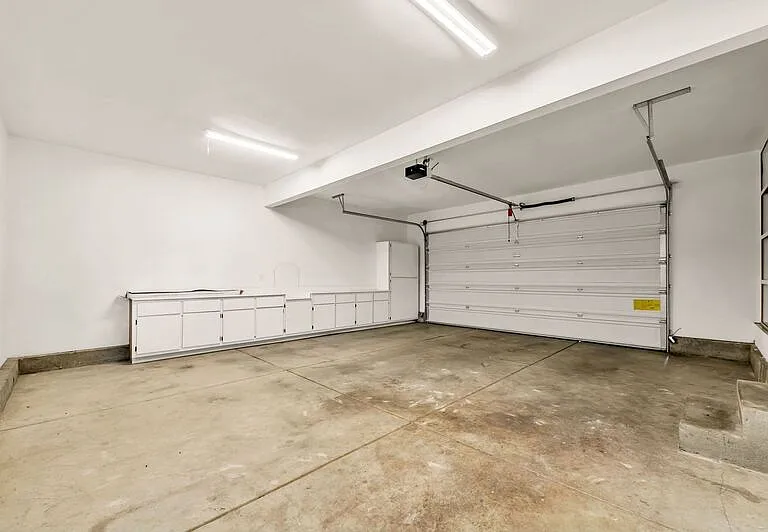 585 Dublin Ave — Photo 28