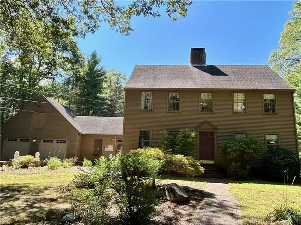 93 Provident Pl, Coventry, RI 02816