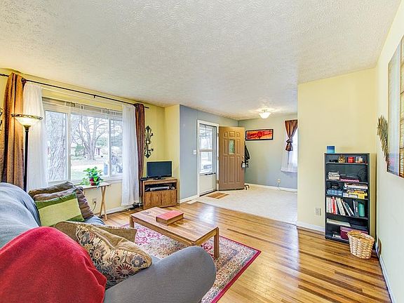3rd image of 251 Burke Ave