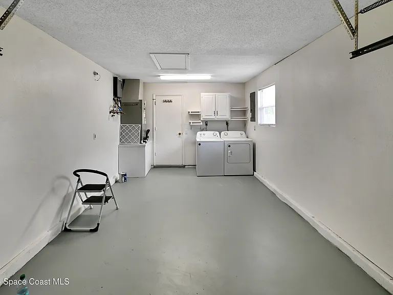 400 Calabria Ave SE — Photo 29