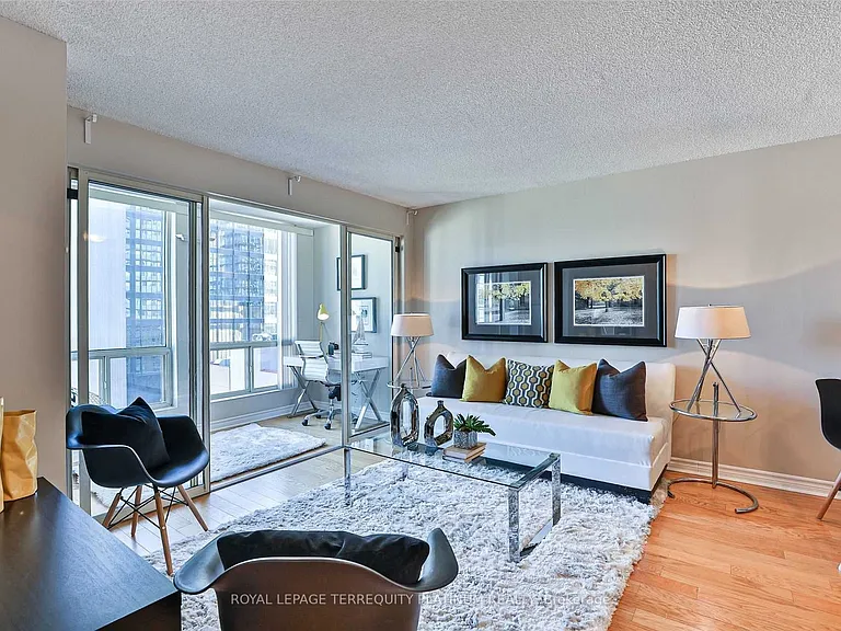 25 Grenville St #1801 — Photo 2