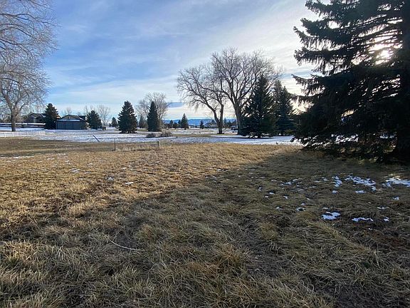 3rd image of 1913 Fairway Ct