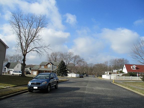 5th image of 62 Rush St