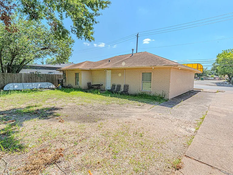 2125 Strawberry Rd — Photo 12