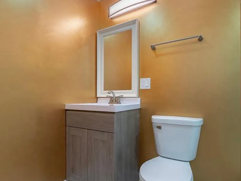 7306 N Winchester Ave #301 — Photo 8