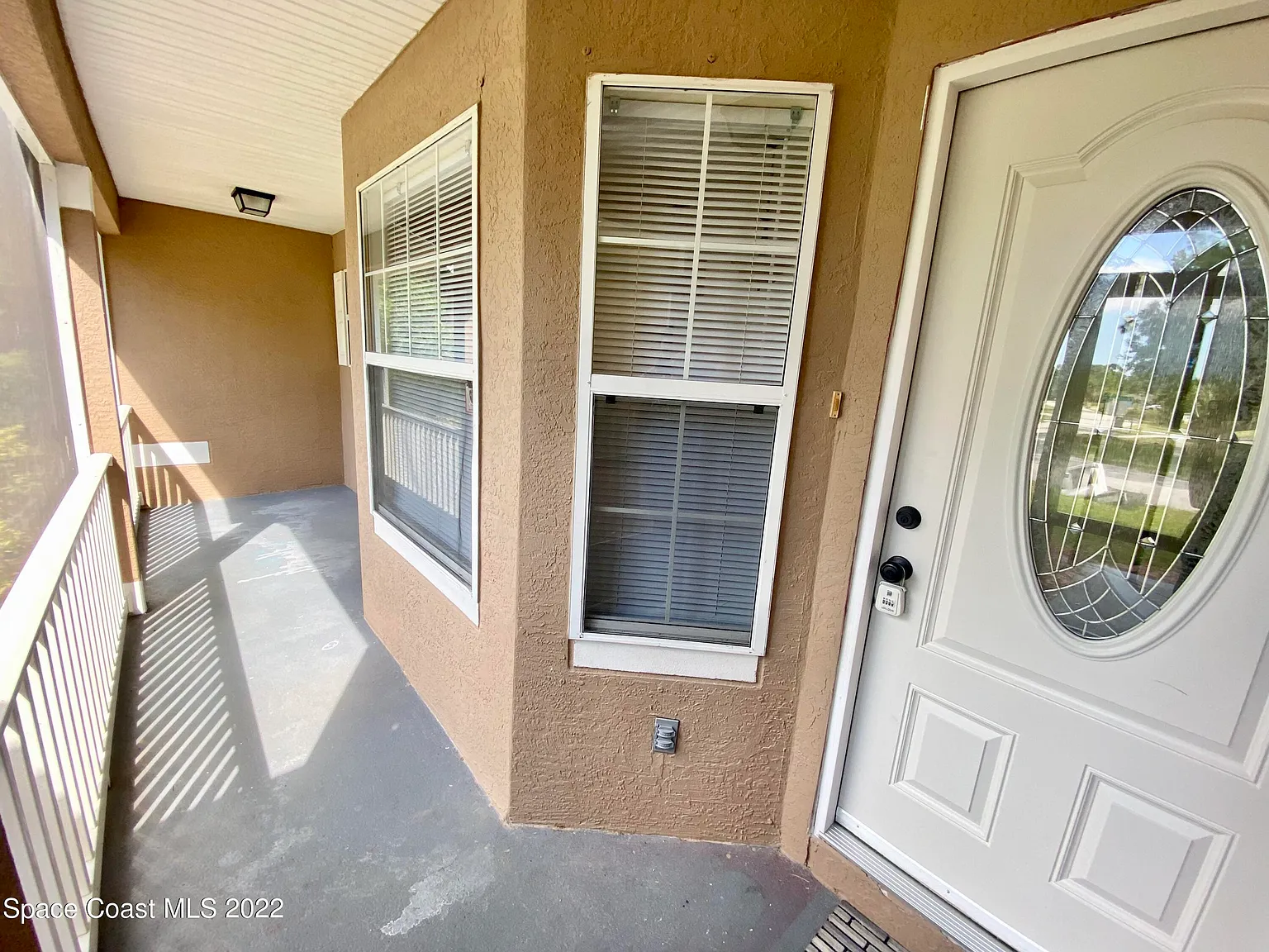 3 bed, 2.0 bath, 1556 sqft, $2,100 — Photo 3