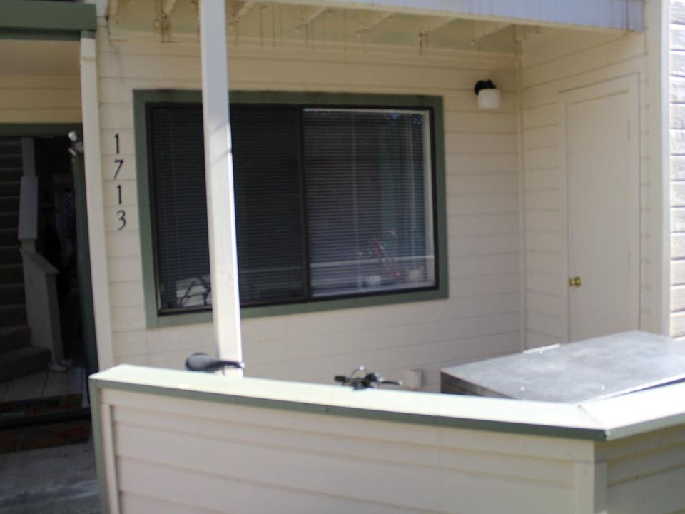 1st image of 1713 Barrington Ct