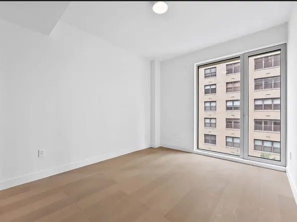 250 East 25th Street image 10 of 24