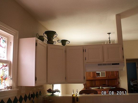 5th image of 303 North Dr