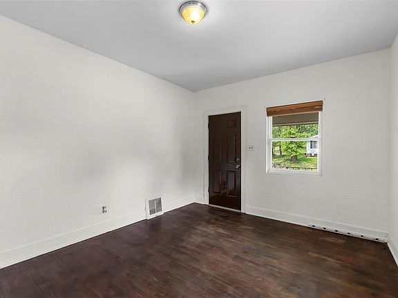 5th image of 1114 N West End Blvd