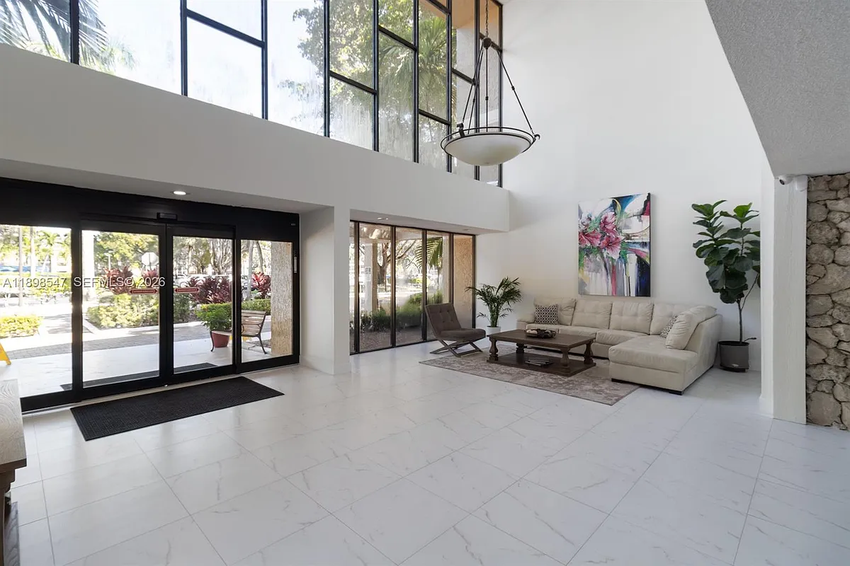 Building Photo - 16200 Golf Club Rd #312