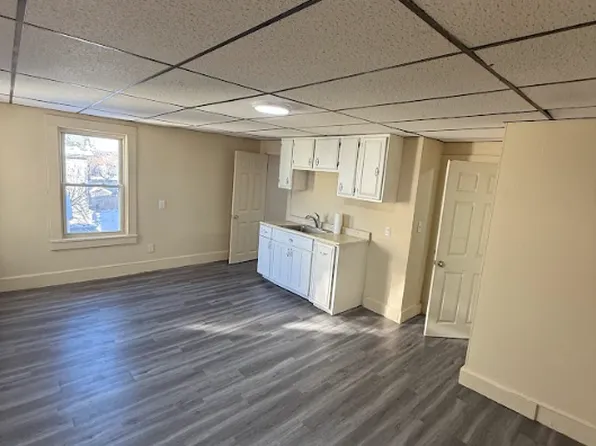 19 4th Ave #2, Haverhill, MA 01830