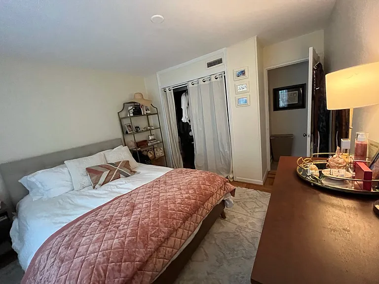 2220 Washington Ave #101 — Photo 8