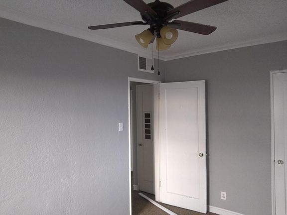 4th image of 1627 Saint Johns Dr