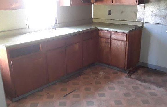 4th image of 10211 Yale Ave