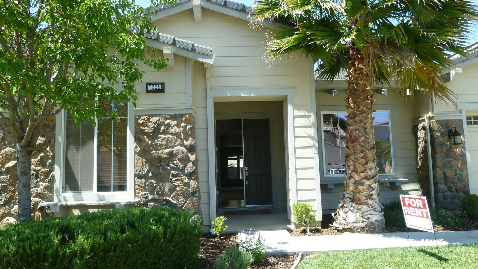 5228 Fern Ridge Cir photo 1
