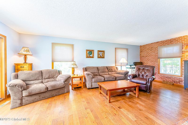 4th image of 6046 Johnston Road