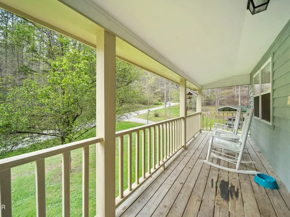1307 Ash Dr, Sevierville, TN 37876