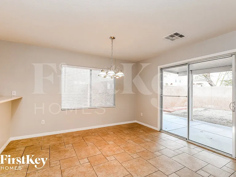 6422 Fulton Meadows Ave — Photo 5