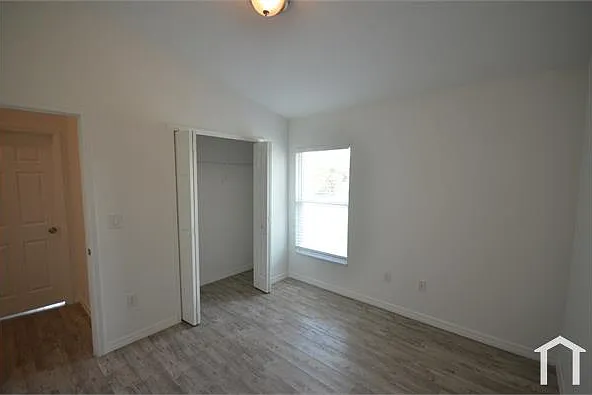 2225 Carver Ave — Photo 8