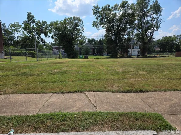 5710 Maple Ave, Saint Louis, MO 63112