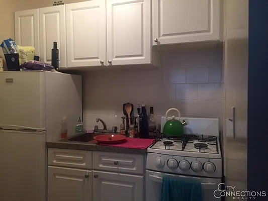 Rented by City Connections Realty | media 4