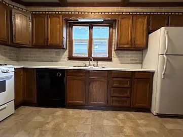 4 bed, 1.5 bath, 1524 sqft, $1,900 — Photo 3