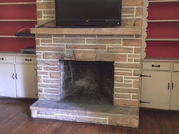 3rd image of 515 Chatham Dr