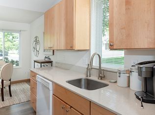 7000 Meg Grace Ln #6887, Eden Prairie, MN 55344