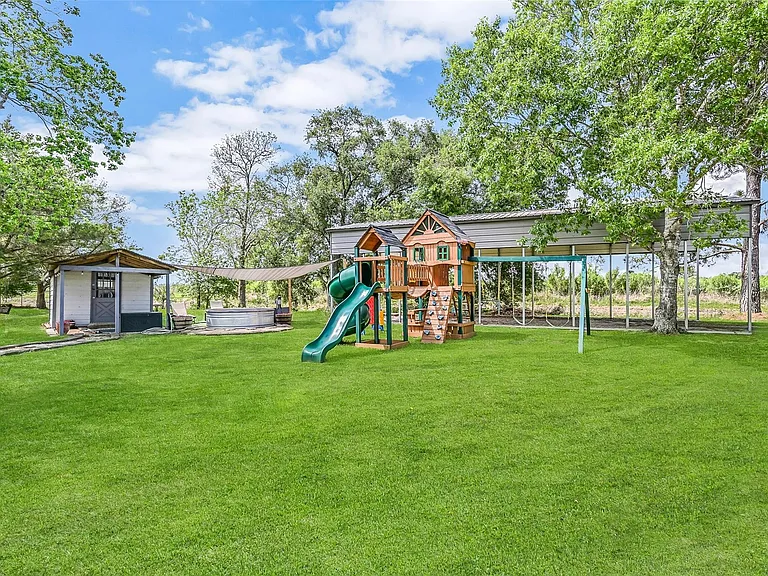 1404 Hollier Rd — Photo 33