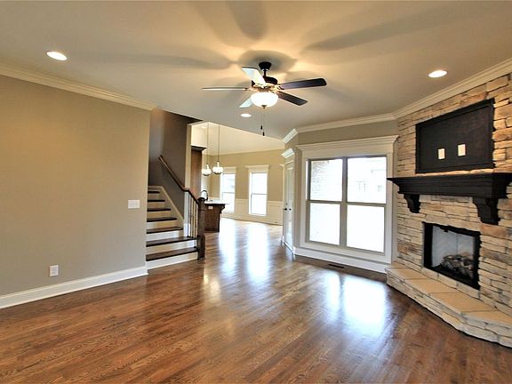 3rd image of 900 Larkspur Ln #66