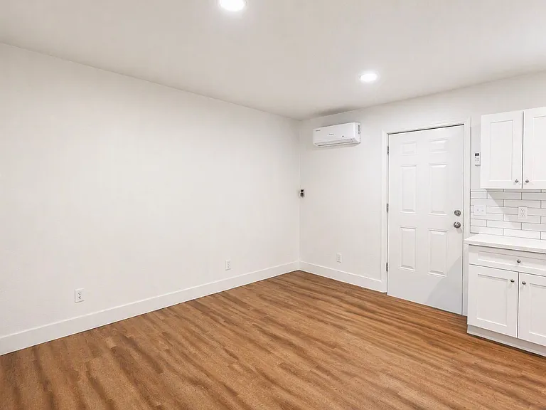 10637 Sagittarius Dr — Photo 7