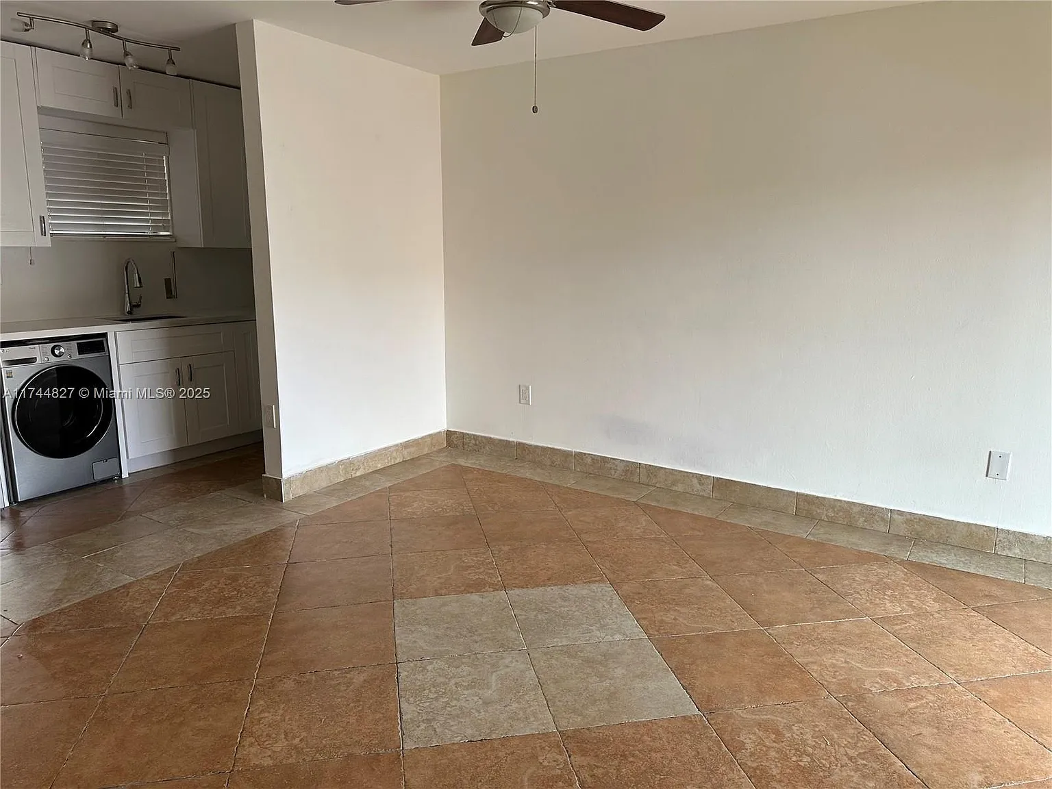 2 bed, 1.5 bath, 765 sqft, $2,500 — Photo 3