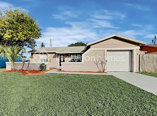 6044 Francis Dr, Apollo Beach, FL 33572