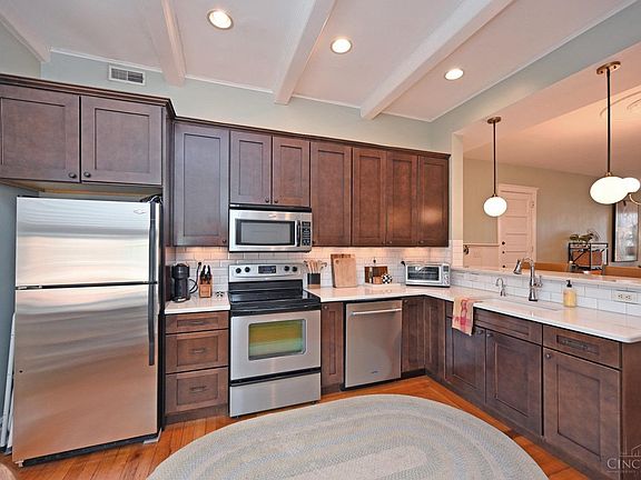 3rd image of 2356 Park Ave Unit 28